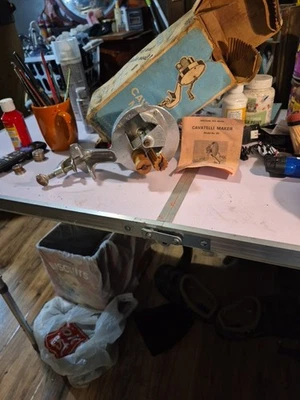 复古 Vitantonio Cavatelli 意大利面机型号 50 号桌夹风格 1950 年代美国 — 第 1/3 张图片