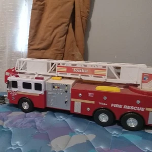 Tonka Fire Rescue Truck #328 Toy #06735 2010 Hasbro Light/Sounds - Picture 1 of 4