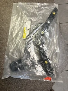 2015 Hyundai Sonata Rear Bumper RH Bracket OEM 86614-C2000/ 3-C - Picture 1 of 4