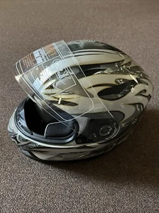 AFX-FX96 NEW/NEVER WORN Motorcycle Helmet. SM. Awesome silver/gold flame design - Picture 1 of 12