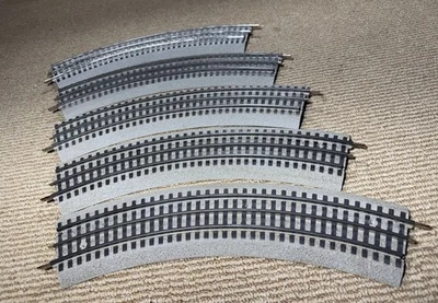 Lionel Fastrack O Gauge 0-36 Full Curve Train Track (Lot Of 5) - 5 Pieces - Image 1 of 3