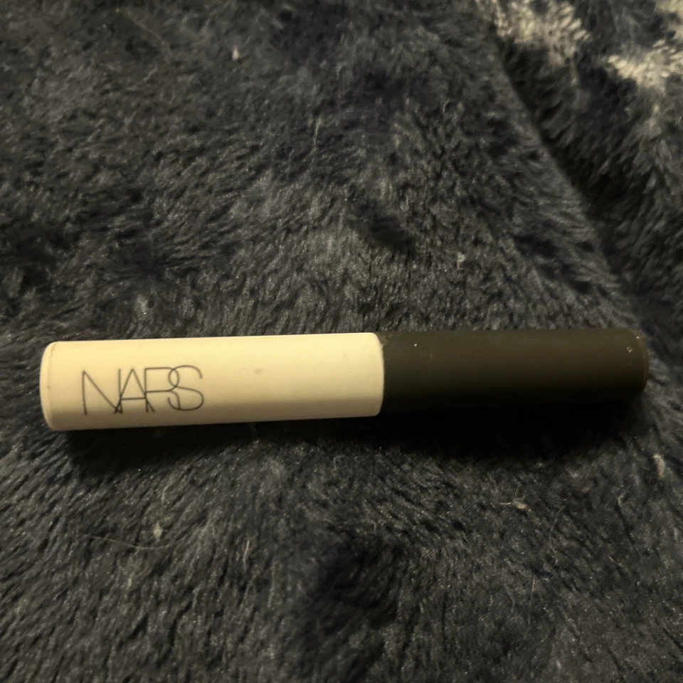 Nars Smudge proof Eyeshadow Base .09 Travel Size New Original Authentic Rare - Image 1 of 4