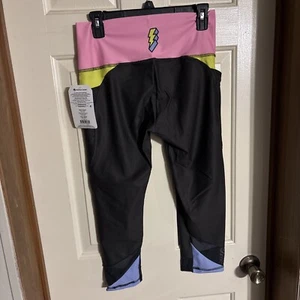 NWT Women’s Pokemon Center Pikachu Gray Capri Length Leggings Adult L Exercise - Picture 1 of 8