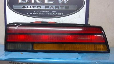 *CHIPPED SEE PIC* Tail Light PONTIAC FIREBIRD Right 86 87 88 89 RH REAR FORMULA - Image 1 of 3
