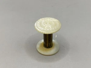 ANTIQUE VICTORIAN MOTHER OF PEARL COTTON REEL SPOOL BOBBIN BARBER & CLARKE - Picture 1 of 9