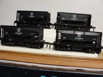Atlas O scale four black ore hopper freight cars - Image 1 of 3
