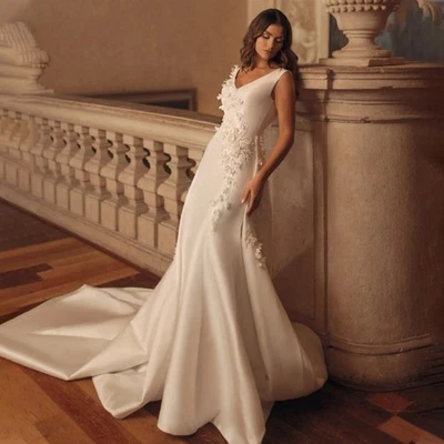 Fairytale Bowknot Wedding Dress Lace Appliques V-neck Backless Sleeveless Satin - Image 1 of 4