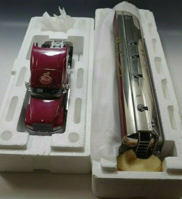 FRANKLIN MINT 1993 MACK ELITE TRUCK AND TANKER MODEL 1:32 SCALE DIE CAST - Image 1 of 4