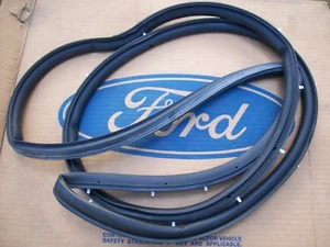 Genuine Ford 96-00 Ford Taurus & Mercury Sable Door Weatherstrip F6DZ-5425325-E - Picture 1 of 2