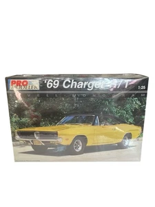 Pro Modeler 69 Charger R/T Factory Sealed 1:25 85-5937 Includes A 440 & 426hemi - Picture 1 of 6