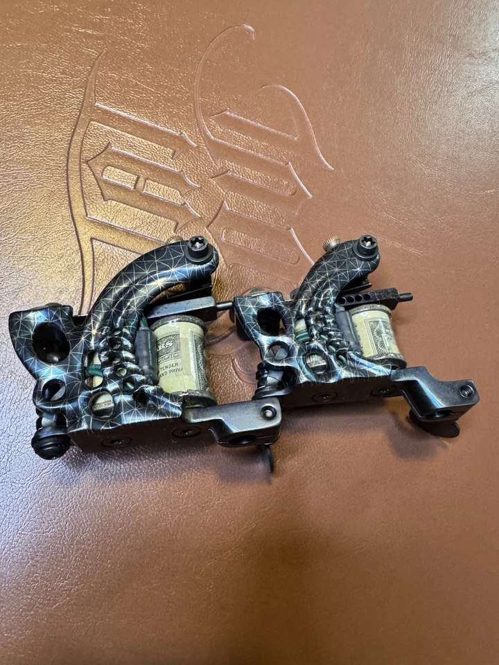 Forro y sombreador Aaron Cain Damascus Foto 1 de 4