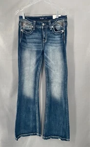 Pantalones de mezclilla Miss Me para mujer 29x34 acampanados tiro bajo elásticos bordados bolsillos con solapa nuevos con etiquetas - Imagen 1 de 10