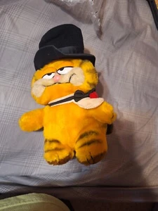 Vintage 1981 Dakin Garfield Cat Formal Top Hat Fancy Plush - Picture 1 of 4
