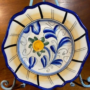 Ancienne assiette en céramique peinte à la main Orangina avec motif floral et soleil festonné E - Photo 1/5