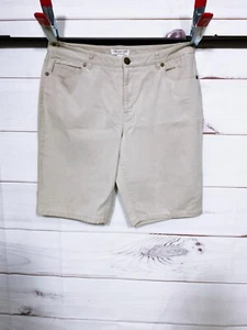 Coldwater Creek Womens Shorts Size 12 Natural Fit Beige Mid-Rise 5 Pockets - Picture 1 of 8