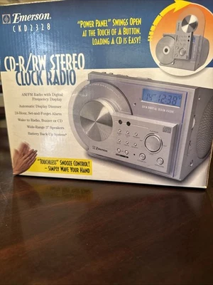 Emerson CKD2328 AM/FM CD стерео часы радио с качающейся панели новый - Изображение 1 из 2