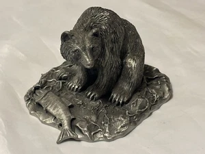 Statua Hudson Fine Peltro H Wilson Firmata Limitata Grizzly Con Salmone 783/3000 - Foto 1 di 10