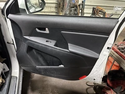 SPORTAGE  2016 Front Door Trim Panel 1116871 - Image 1 of 4