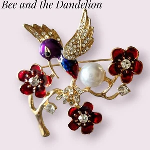 Impresionante Broche Pájaro en una Rama Flor Cristal Imitación Perla y Esmalte Tono Dorado - Imagen 1 de 8