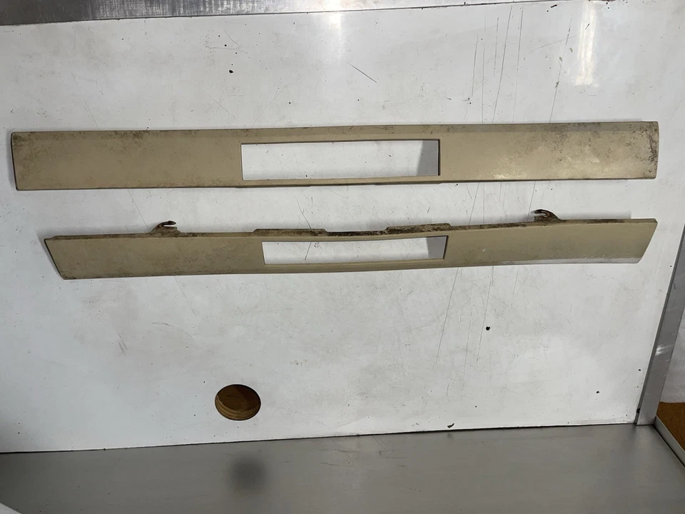 Paneles de relleno de luz trasera izquierda + derecha Caprice Classic 1979 OEM Foto 1 de 2