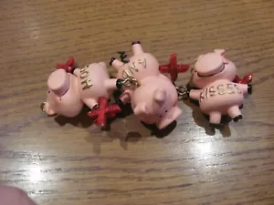 Carlton Cards Hogs and Kisses Ornament - Pigs, XOXOs - Picture 1 of 6