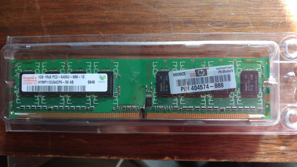 Hynix 4GB (4X1GB) HYMP112U64CP8-S6 AB PC2-6400U-666-12  - Image 1 of 1