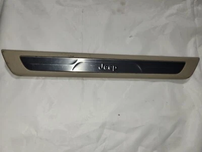 14-20 para Jeep Grand Cherokee PUERTA IZQUIERDA PLACA RASGUÑO ALFÉIZAR OEM 1NC81HL1AB Foto 1 de 4