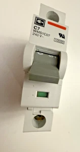 CUTLER-HAMMER CIRCUIT BREAKER  C7 WMS1C07 240 V loc b04 - Picture 1 of 2