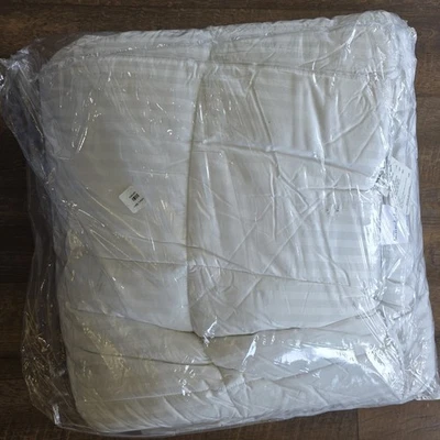 Pottery Barn Westin Hotel Queen Down Alternative Duvet Insert  Heavenly Bed - Image 1 of 3