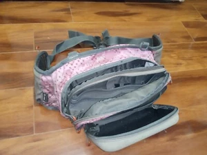 Simms Headwaters Pro Waist Pack Hips Chest - High Quality Fly Fishing Pink Gray - Picture 1 of 10
