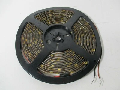 Tira de luz LED flexible roja Velleman (CHLS4R) 16,4 pies, 25 vatios, 150 LED  Foto 1 de 2