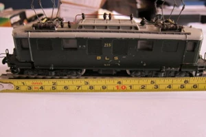 TRIX EXPRESS DC powered locomotive with WORKING TWIN PANTOGRAPHS - Picture 1 of 12