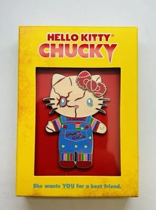 Prendedor Universal Studios Hello Kitty como Chucky Good Girls nuevo con caja - Imagen 1 de 2