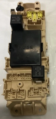 95-97 LEXUS SC300 SC400 BAJO TABLERO MÓDULO DE INTEGRACIÓN DE FUSIBLES LADO DEL CONDUCTOR OEM Foto 1 de 3