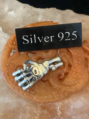 Puño esqueleto grande de plata 🤛 colgante y cadena de plata Foto 1 de 4