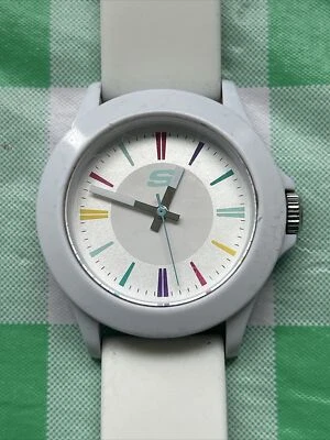 Reloj de cuarzo para mujer Sketchers tono blanco Foto 1 de 4
