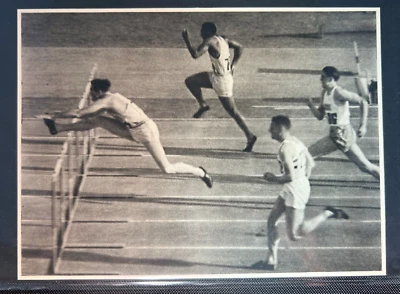Placa de fotogravura dos Jogos Olímpicos de 1936 Jesse Owens Towns 1937 por Leni Reifenstahl - Imagem 1 de 3