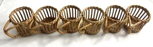 Menge 6 Vintage Rattan Geflecht Getränkehalter mit Griffen MCM BoHo ~ Hongkong - Bild 1 von 7