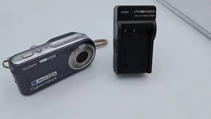 Sony Cyber-Shot DSC-P200 7.2MP 3x Digital Camera gray with charger, tested works - Picture 1 of 10