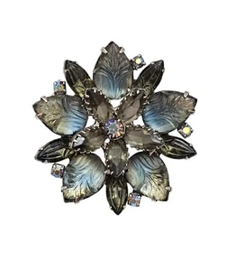 Spilla fiore strass blu, vetro modellato, Givre, spilla a grappolo fumé L589 - Foto 1 di 9