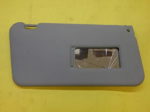 Suzuki Swift III Splash Agila B Sonnenblende mit Spiegel Rechts Beschädigt - Bild 1 von 1