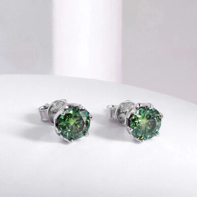 Aretes de moissanita real de corte redondo de 5 mm para hombre y mujer enchapados en platino de plata 925 Foto 1 de 4