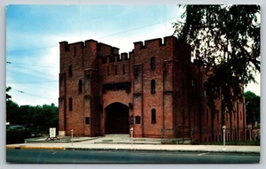 Postcard Rhode Island East Greenwich Varnum Armory 7C - Picture 1 of 2