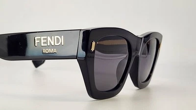 Gafas de sol Fendi Roma FE40100I 01A marco cuadrado negro brillante hechas en Italia Foto 1 de 4