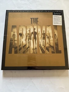THE ARRIVAL 2-Laserdisc BOXED SET BRAND NEW SEALED MINT CONDITION CHARLIE SHEEN - Picture 1 of 2