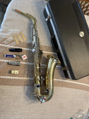 Saxofón alto Bundy Selmer vintage con estuche necesita almohadillas.SN501980 Foto 1 de 4