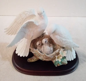 Raro 1990 The Danbury Mint Exclusivo Palomas Blancas por Katsumi Ito Escultura Como Nuevo - Imagen 1 de 9