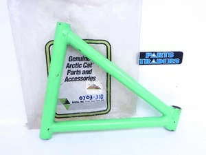 Nuevo de Lote Antiguo Arctic Cat Moto de Nieve Brazo en A Superior Verde Lima ZR580 Thundercat 1996 0703-310 - Imagen 1 de 2