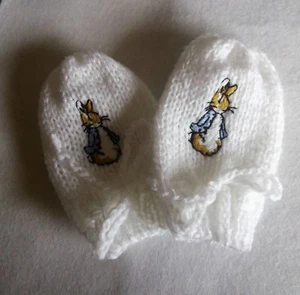 Peter Rabbit Knitted Mittens Design 2 (New) - Picture 1 of 2