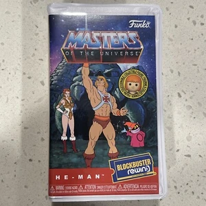 FUNKO MASTERS OF THE UNIVERSE "BLOCKBUSTER REWIND" FIGURE+CARD+CASE (HE-MAN) - Picture 1 of 4